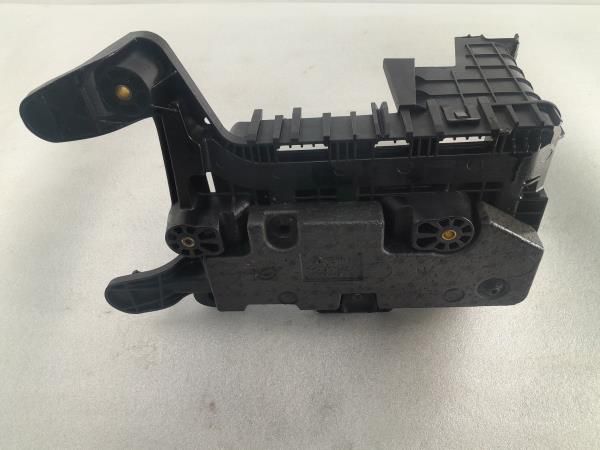 Base / caixa da bateria AUDI A3 Sportback (8PA)