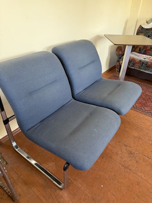 Крісла та столи для відпочинку