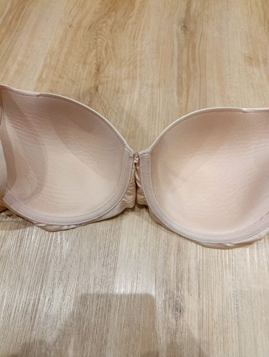 Biustonosz Triumph beżowy Body Make-up Soft Touch WP usztywniany z fis