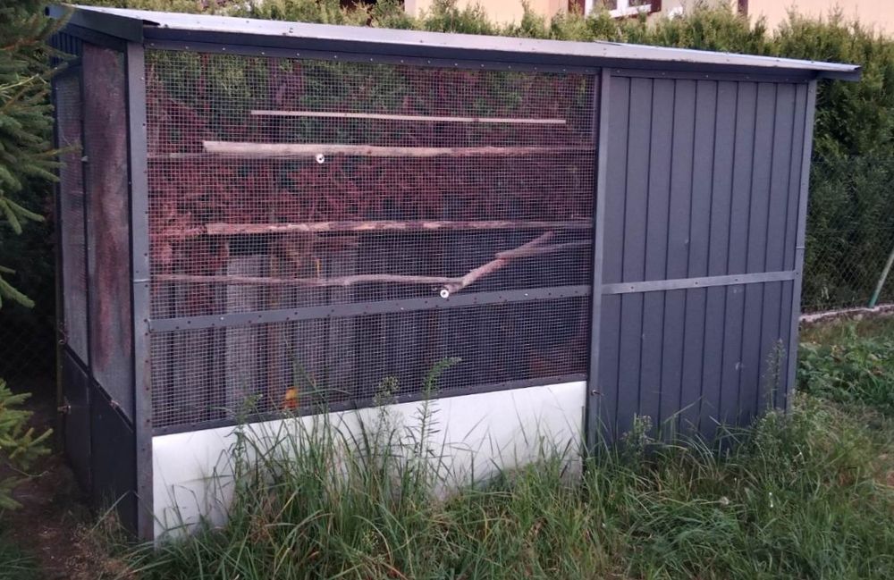 Sprzedam duża wolierę
