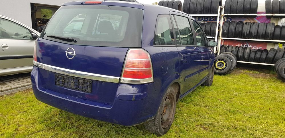 Opel Zafira B  drzwi lewe prawe przód  Z20z