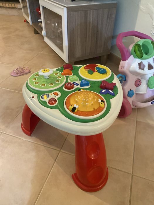 Mesa de actividades chicco