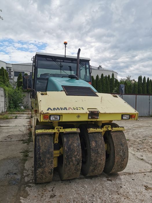 Walec drogowy guma  Ammann AP240