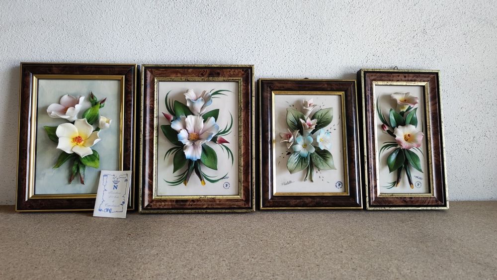 Molduras com flores em louça