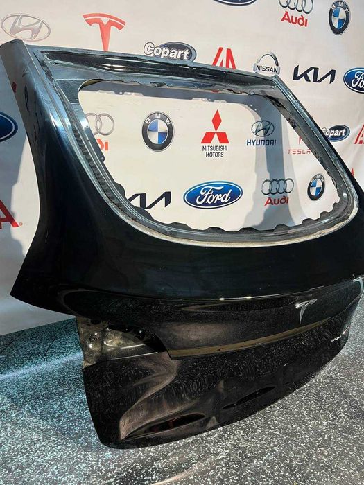 Кришка багажника Ляда Tesla Model Y 1493410-EC-A