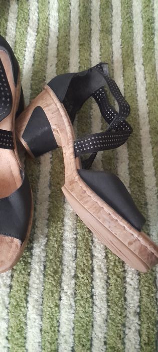 Жіночі босоніжки