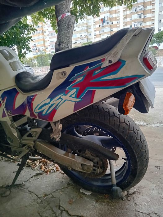 Suzuki Gsx 750 R de 1992 para peças.