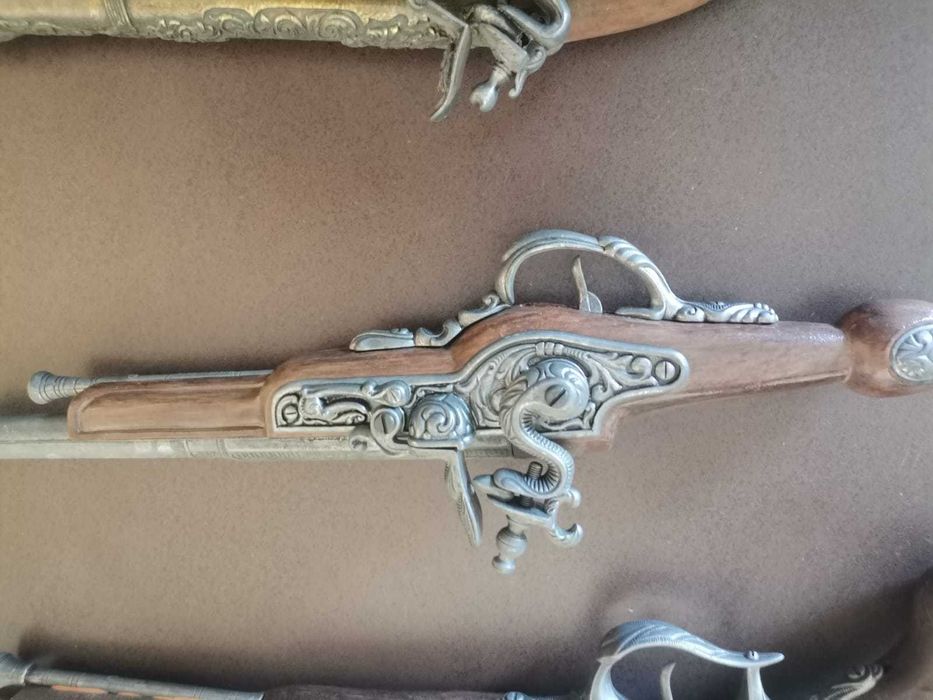 Armas de decoração e de coleção