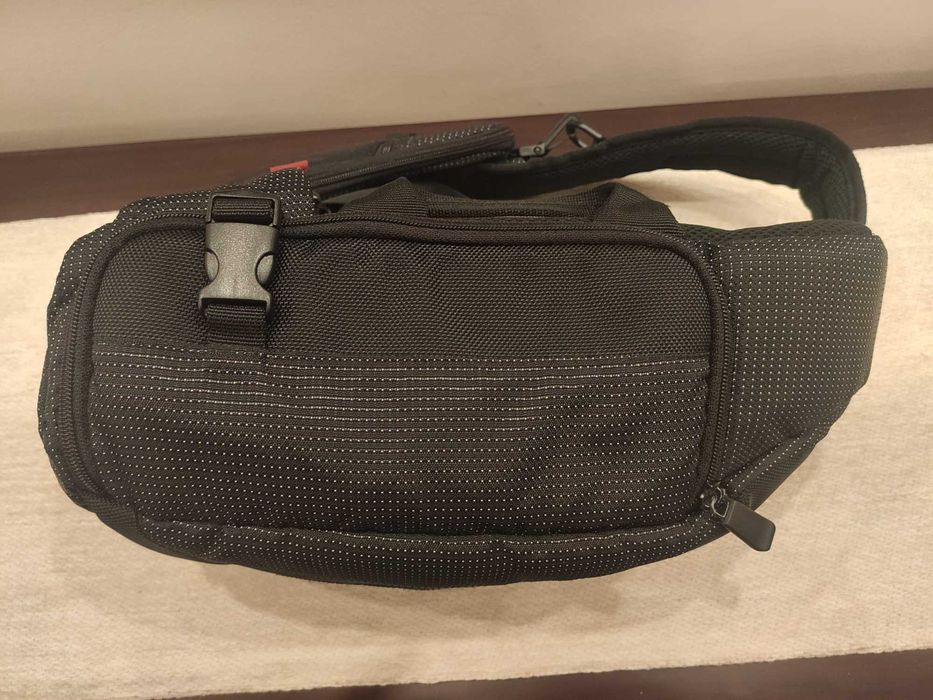 Vendo mochila Canon EOS reflex como nova