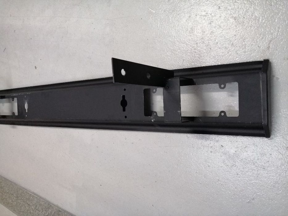 Parachoques traseiro Toyota Hilux LN85 LN56 LN105 NOVO
