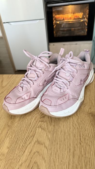 Кросівки Nike tekno жіночі оригінал 38 (24 см), демісезонні, шкіра