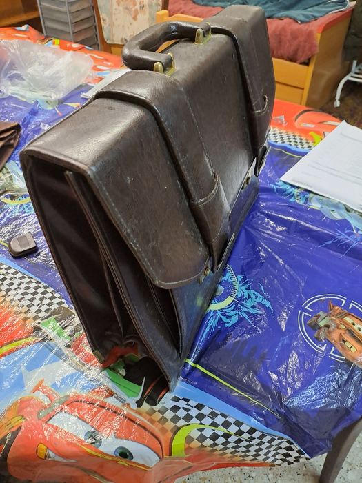 Mala de pele, para o dia a dia.