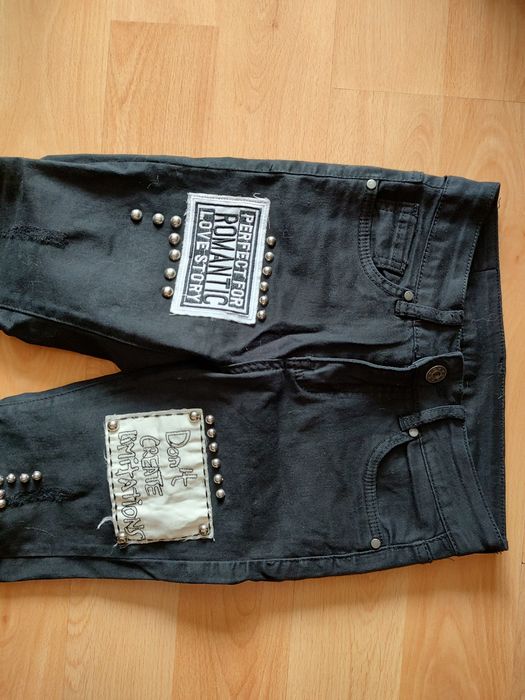 spodnie | naszywki | ćwieki | nity | unikatowe | dżinsy | dżinsowe