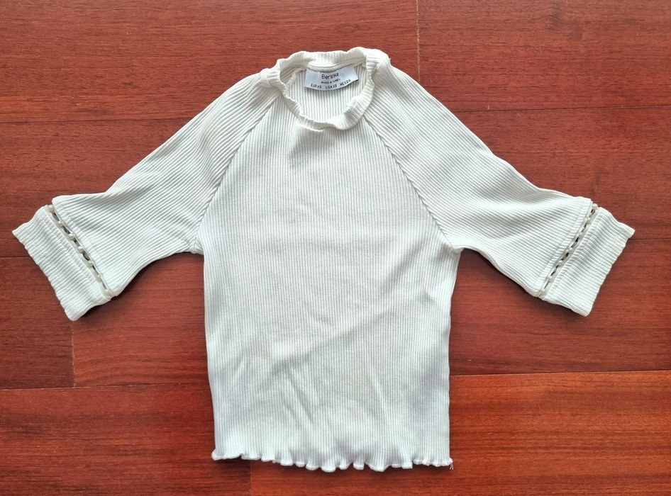 Camisola branca curta com detalhes estilo pérolas Bershka, tamanho XS