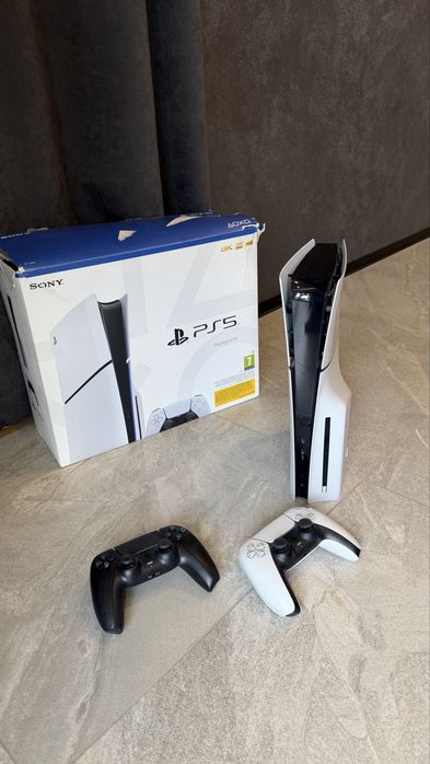 PS5 Slim 1TB Disc Edition