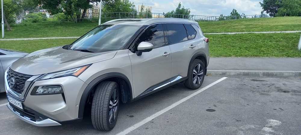 Nissan ROGUE Platinum