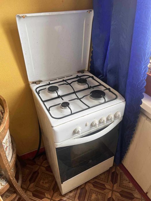 Кухонна газова плита Indesit K 242 G(W)/R із газовою духовкою