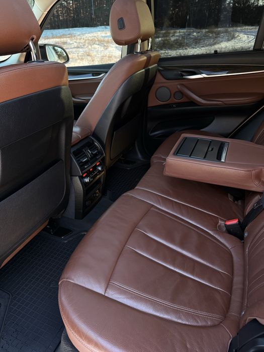 Продам BMW   F15 2016