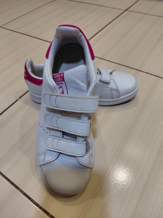 Кросівки Adidas для дівчинки