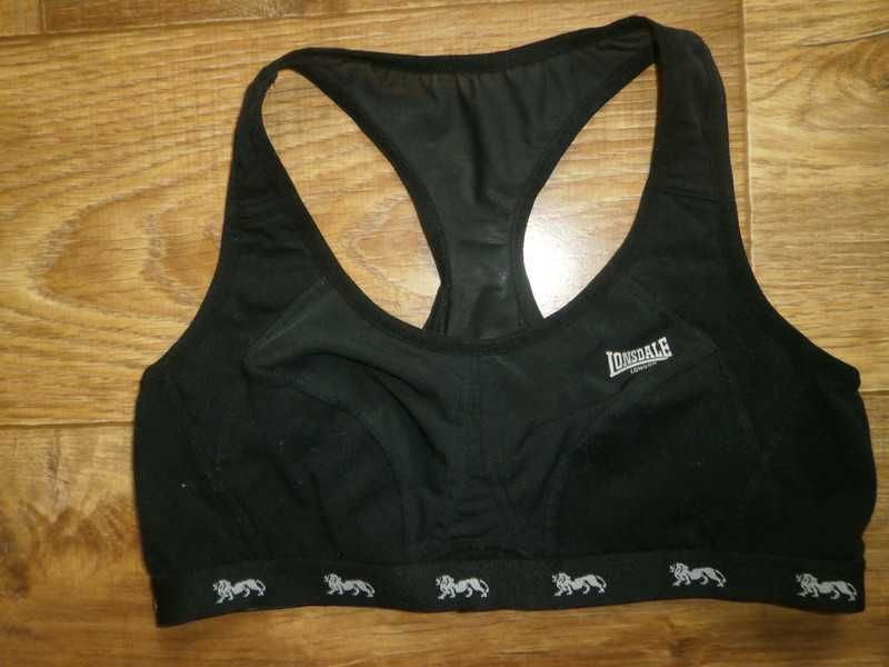 Topy sportowe staniki