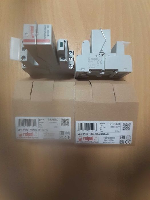 Przekaźnik Relpol 24VDC z podstawką