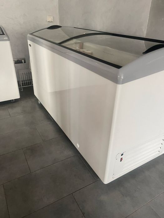 Продам морозильні камери вітрини