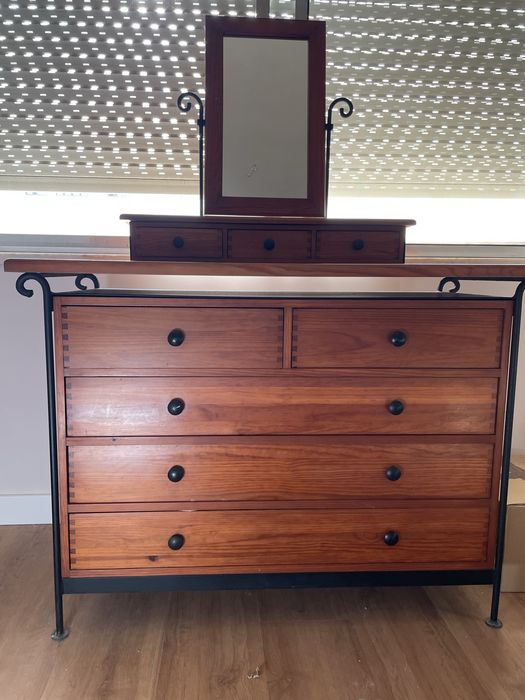 Conjunto de quarto madeira (cómoda, mesa de cabeceira e secretária)