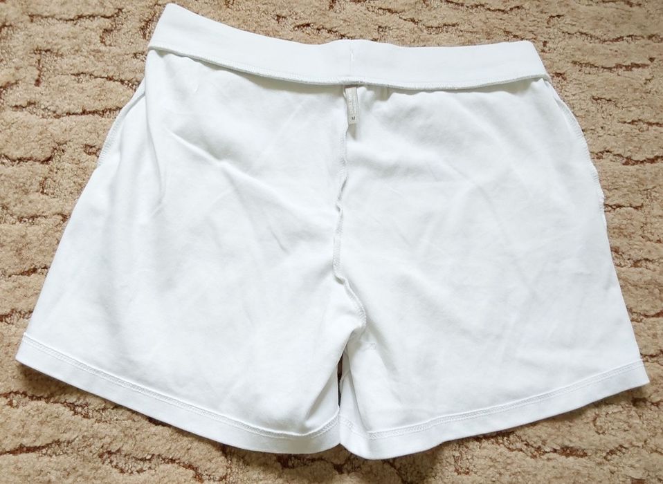 Spodenki białe  Nowe