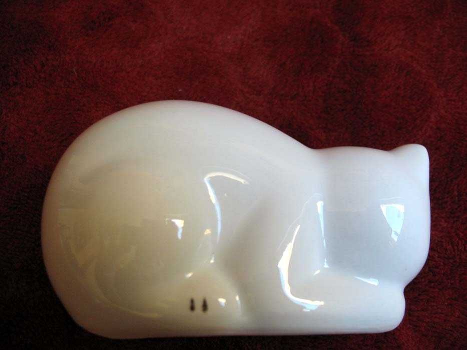Kot - mały kotek z porcelany - Figurka - 5 x 10 x 5 cm