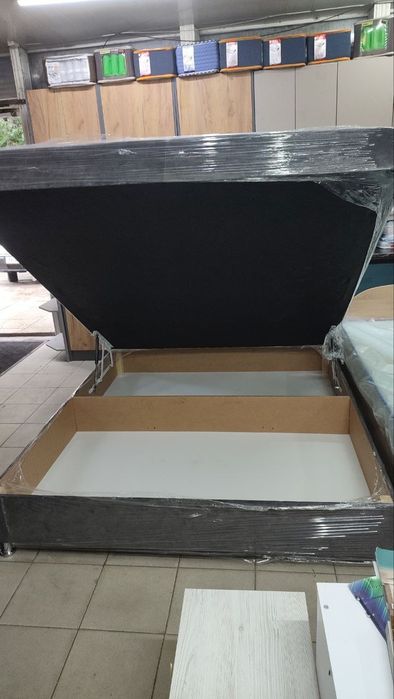 Кровать двухспальная с подъёмным механизмом и матрасом 13900