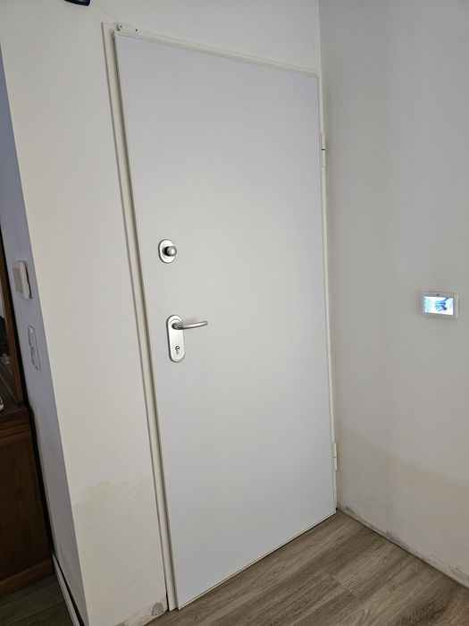 Porta Blindada DIERRE branca.