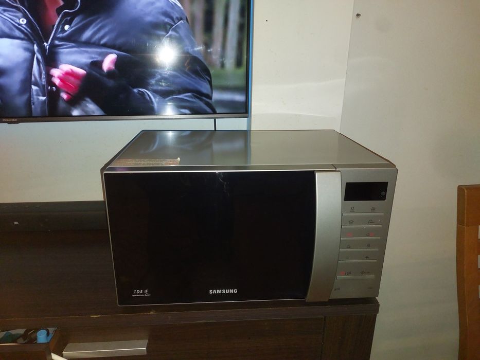 Samsung mikrofala grill model-GE86v