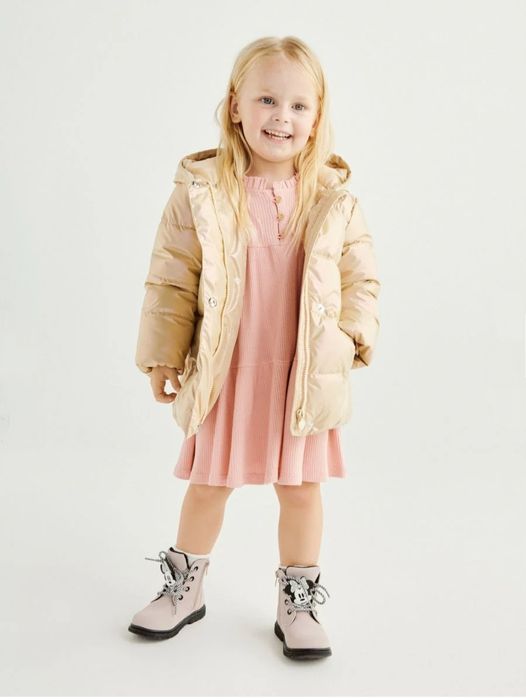 Reserved Куртка 74-80р. осінь-весна стьобана. М'яка, невагома. Нова