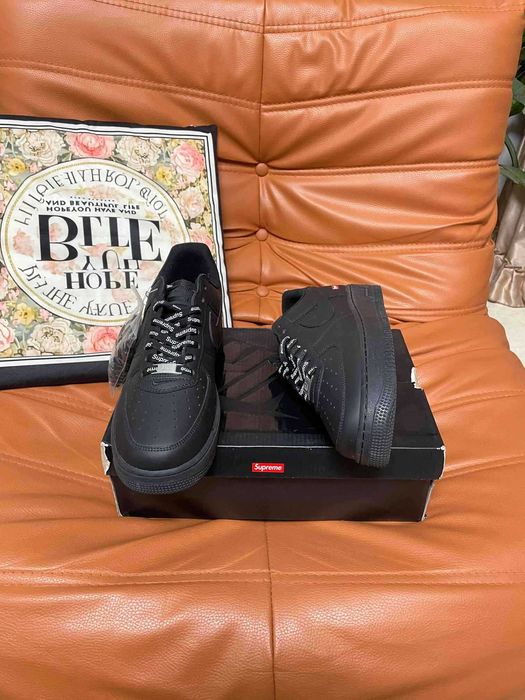 Nike Air Force 1 Low Supreme Czarny r.39