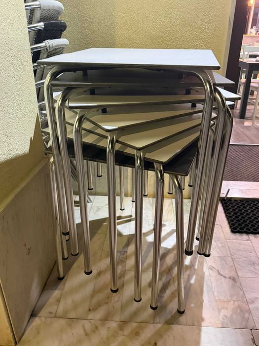 7 Mesas e 21 Cadeiras para Esplanada, Café ou Restaurante