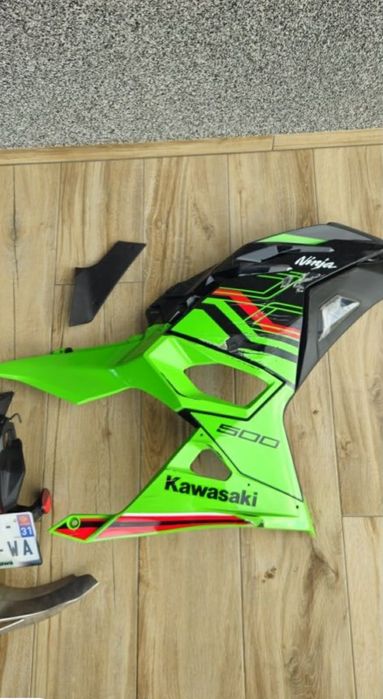 Kawasaki Ninja 500 SE Części bok plastik owiewka osłona