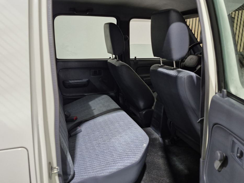 Toyota Hilux 2.4D - 150.000KM | GARANTIA | IVA - 5 LUGARES