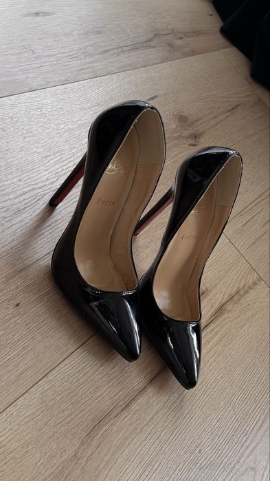 Czarne szpilki z czerwonym spodem 12cm