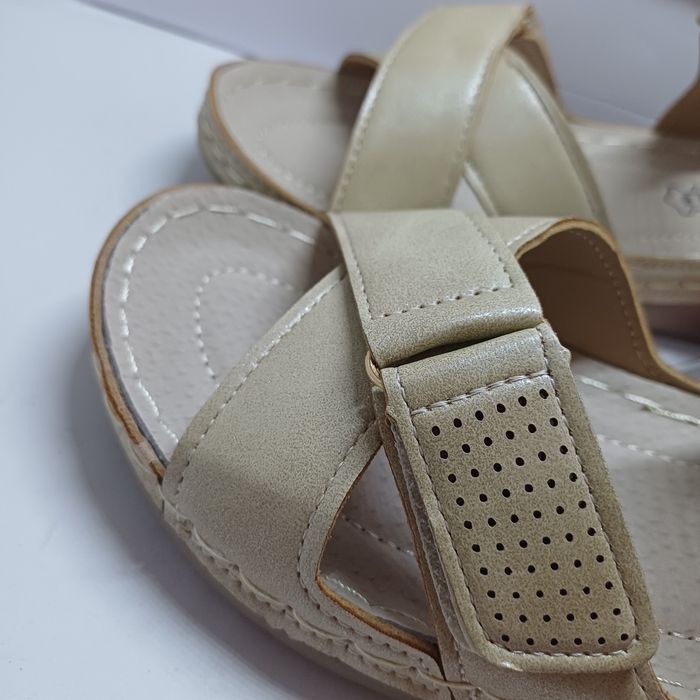 Sandały buty damskie roz 37 wkł skórzana  24 cm