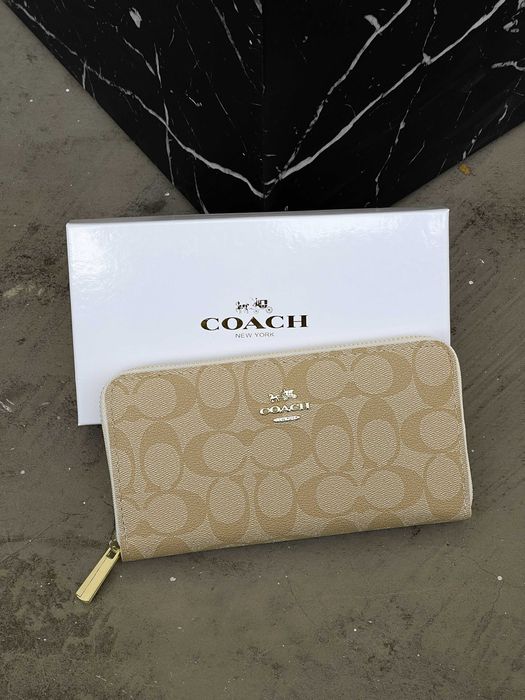 Кошелек женский Coach большой молочний коричневый Коуч