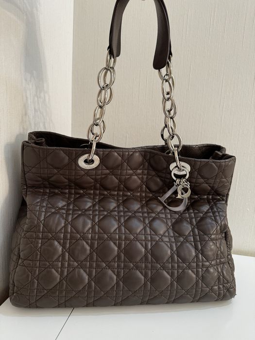 Продам оригинальную сумку Dior