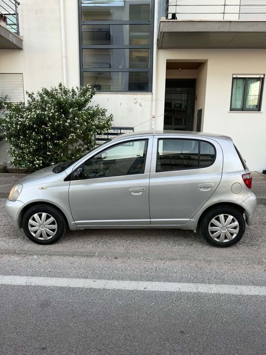 Toyota Yaris 2000