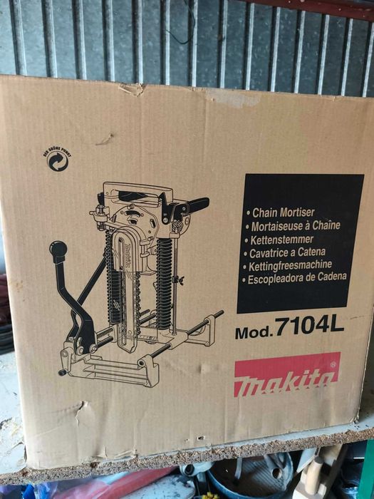 Dłutownica  Makita 7104L