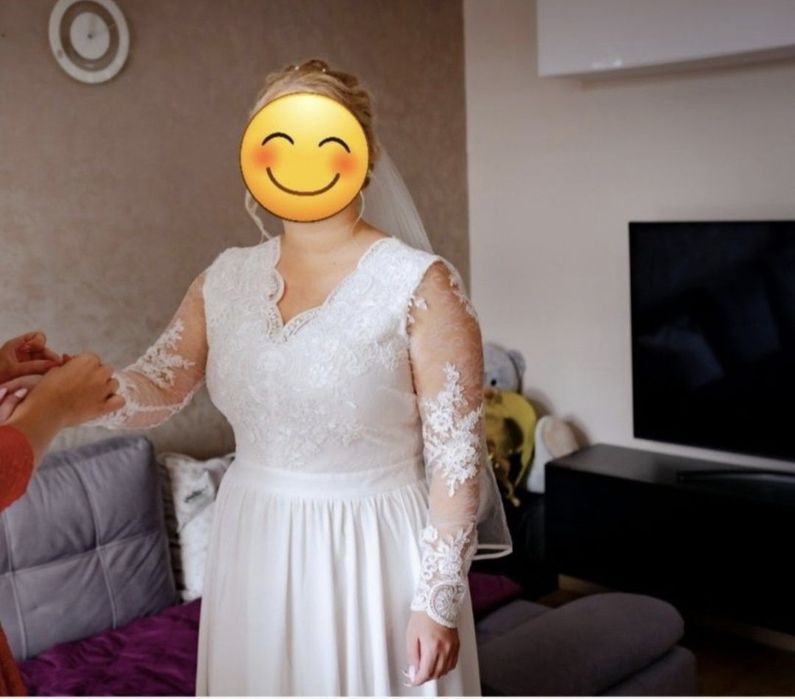 SUKNIA ŚLUBNA R.44 z welonem idealna
