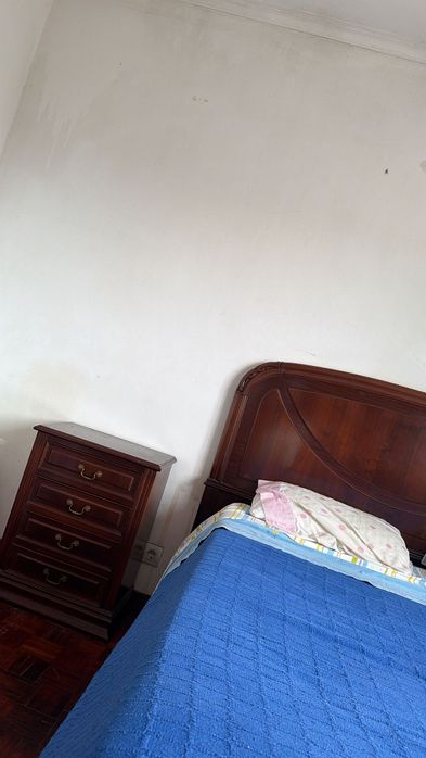 Quarto para arrendar em Carcavelos