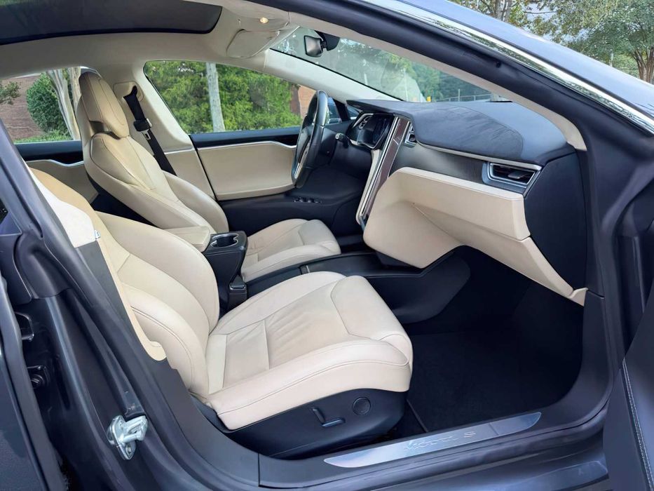 Tesla Model S      2017