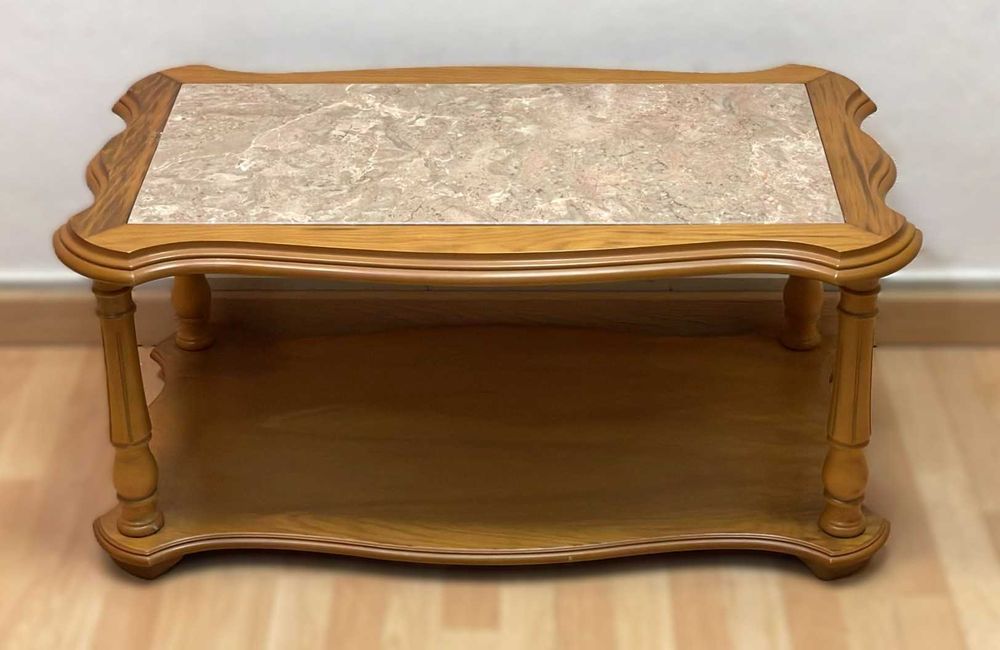 mesa de centro com tampo em marmore