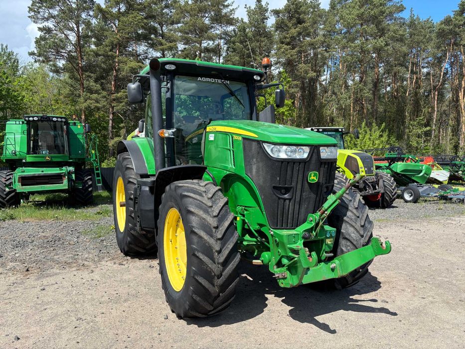 John Deere 7200R