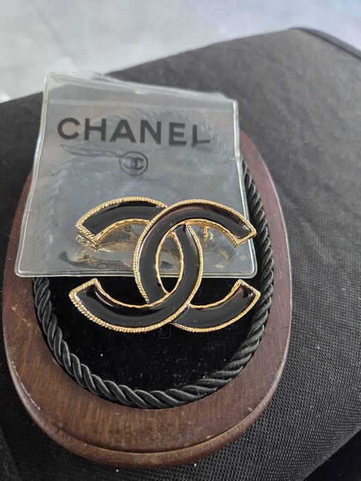 Ekskluzywna broszka  chanel