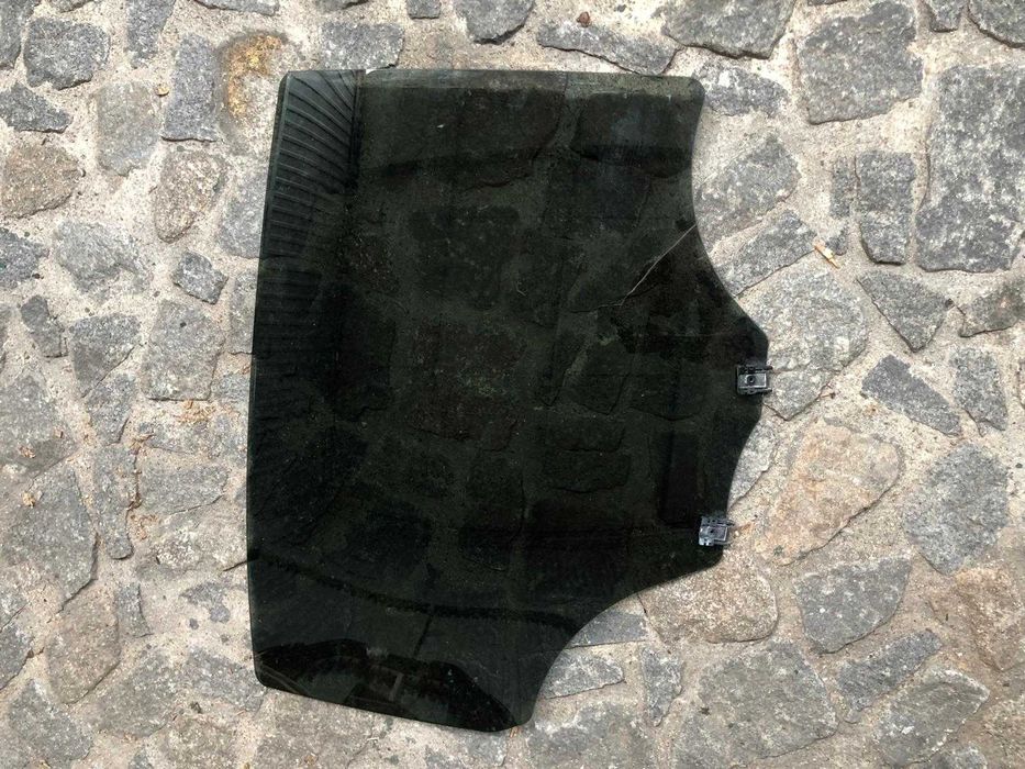 Vidro Trás Direito Peugeot 208